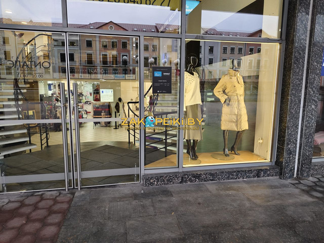 Действующий магазин итальянской одежды с оборудованием - 1
