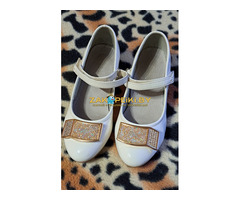 Шапки зимние на 6-10лет, новые-2шт