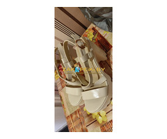 Босоножки на каблуке.При покупке скидка