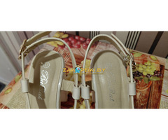 Босоножки на каблуке.При покупке скидка