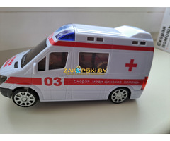Скорая помощь Mercedes-Benz-машинка, новая, со световыми и звуковыми эффектами