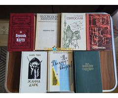 Книги разные 39 штук.
